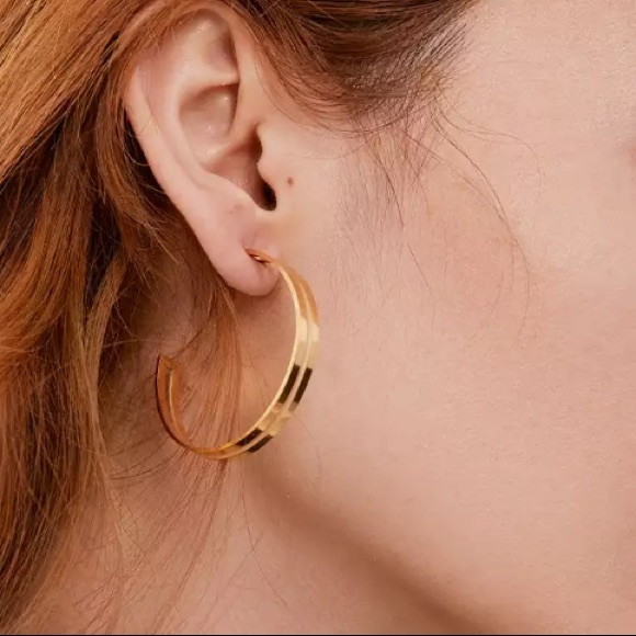 💛18K gold plated round  hollow earrings - Picture 2 of 8